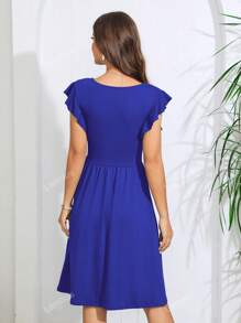 Vestido con botón delantero de manga mariposa