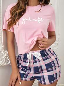 Conjunto de pijama con camiseta con gráfico de letra y pantalón corto estampado a cuadros