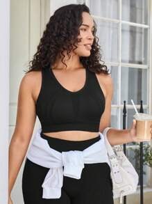 Plus Solid Criss Cross Back Sports Bra - Black - View 4