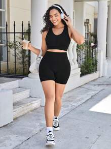 Plus Solid Criss Cross Back Sports Bra - Black - View 5