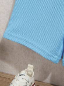 SHEIN 男小童字母圖案T恤和短褲