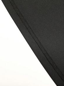 Manfinity Homme Camisetas de hombre con cuello redondo ajustadas, manga corta, gráficos y estampados casuales y simples para verano de poliéster - Negro - Ver 4