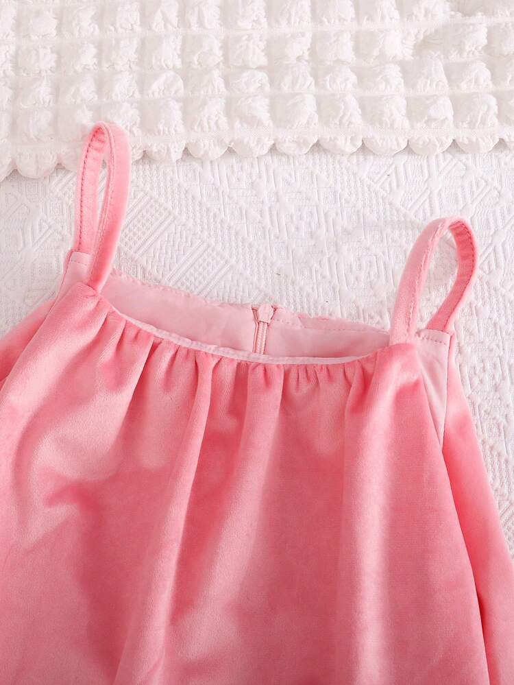 Tween Girl Gorgeous Pink Velvet Long Sleeve Dress With Plush Hem For Autumn