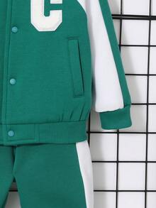 SHEIN 男嬰字母貼布插肩袖飛行員夾克和運動褲不帶T恤 - 綠色 - 查看 5
