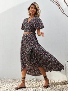 SHEIN VCAY Ditsy Floral Print Butterfly Sleeve Crop Top & Split Thigh Skirt - Black - View 1