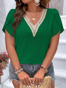 SHEIN LUNE 大碼拼接水溶蕾絲花瓣袖T恤 - 綠色 - 查看 5