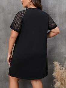 SHEIN LUNE Talla grande Vestido con encaje en contraste de manga raglán con costura detalle - Negro - Ver 2