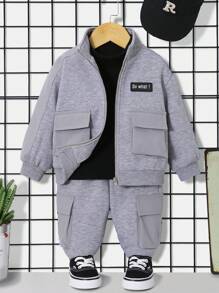 SHEIN 男嬰字母補丁細節翻蓋口袋夾克和運動褲不帶T恤 - 淺灰色 - 查看 1