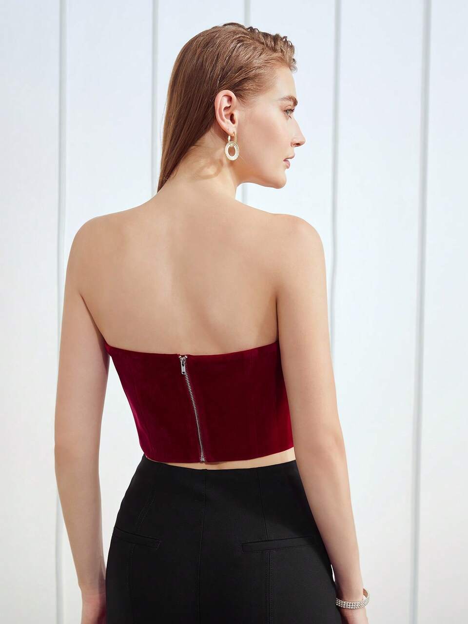 STRAPLESS CROPPED VELVET TOP