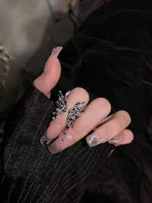 ROMWE Fairycore 2入組時尚鐵合金蝴蝶裝飾圓環適合女士日常裝飾 - 銀色 - 查看 3