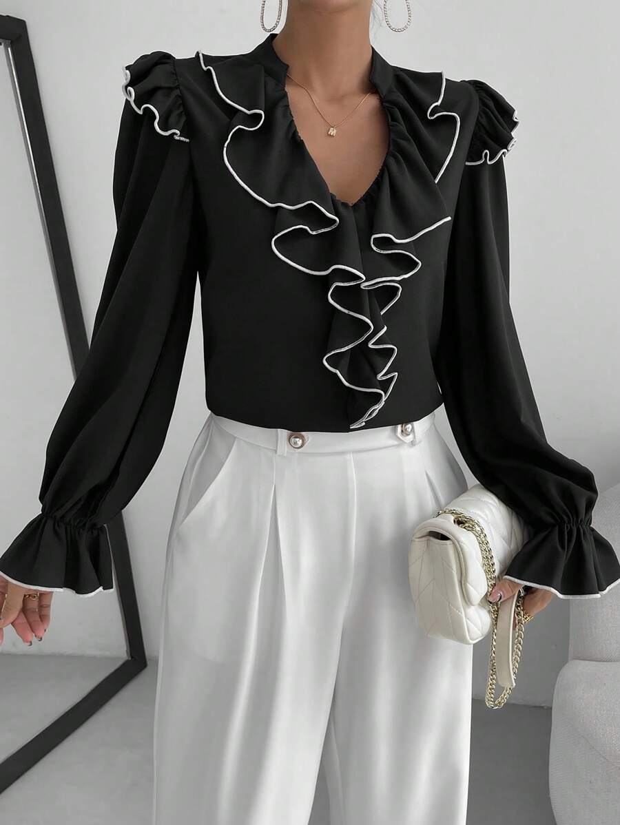 SHEIN Privé 荷葉邊喇叭袖襯衫 - 黑色 - 查看 1