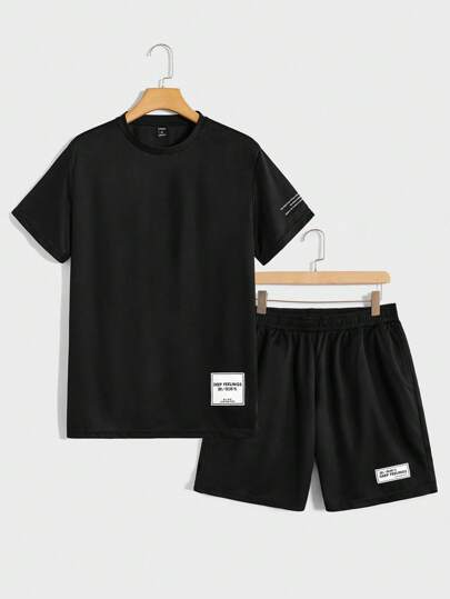 طقم تيشيرت وشورت كاجوال مطبوع بشعار للرجال، صيفي