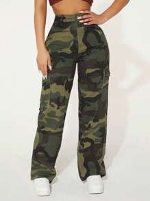 SHEIN PETITE Jeans cargo con estampado de camuflaje con bolsillo con solapa