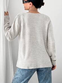 EURMUSE 孔眼細節落肩袖套頭毛衣 - 淺灰色 - 查看 2