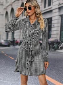 SHEIN LUNE 滿版印花前打結襯衫洋裝 - 黑與白 - 查看 4