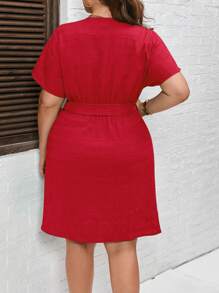SHEIN Clasi Talla grande Vestido cruzado unicolor con nudo lateral - Rojo - Ver 2