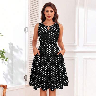 Polka Dot Keyhole N…