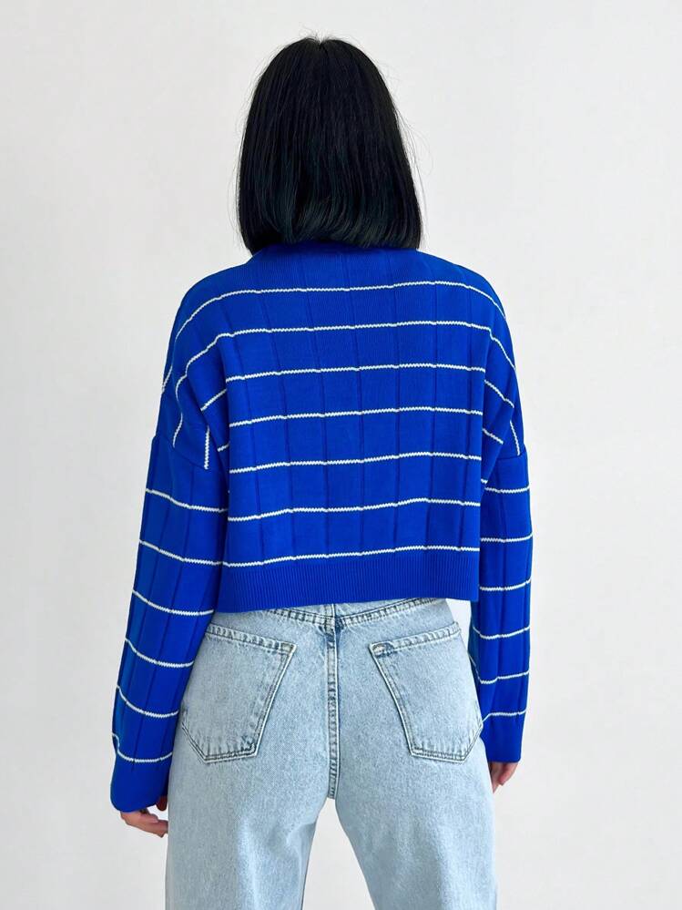 EURMUSE Cárdigan crop con patrón de rayas de hombros caídos - azul real - Ver 2