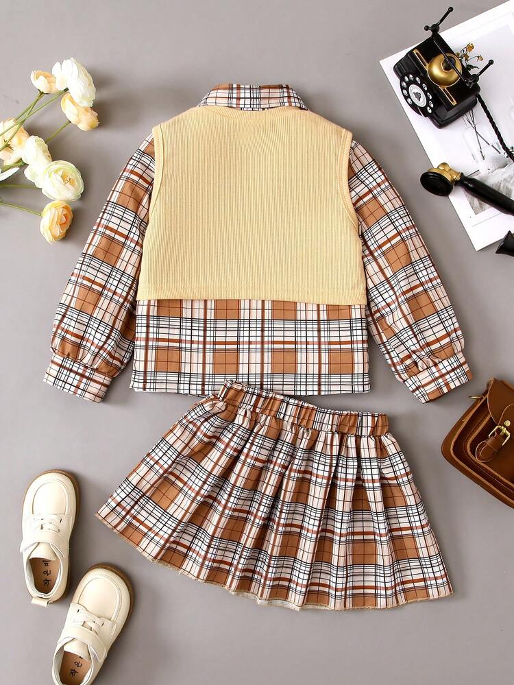 Jeune Fille À Carreaux Chemise & Jupe Plissée & Gilet & Nœud Papillon