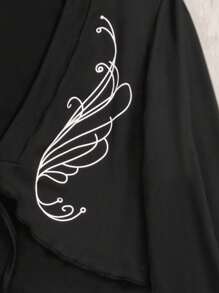 SHEIN 圖案印花前繫帶和服罩衫