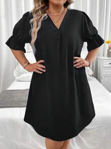 Calvaya 大碼素色喇叭袖直筒洋裝 - 黑色 - 查看 3