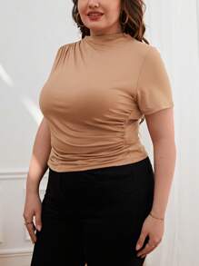SHEIN Essnce 大碼小高領側收褶T恤 - 棕色 - 查看 4