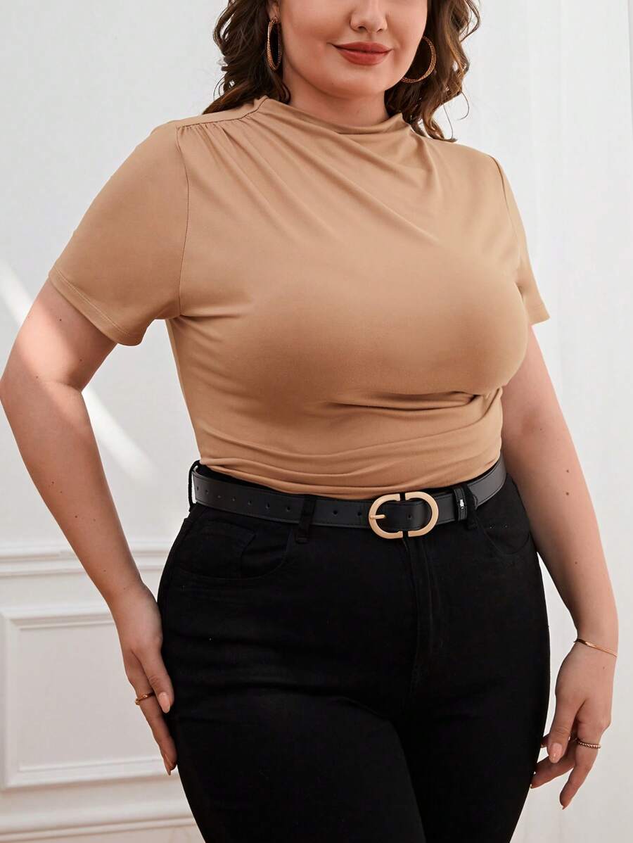 SHEIN Essnce 大碼小高領側收褶T恤 - 棕色 - 查看 1