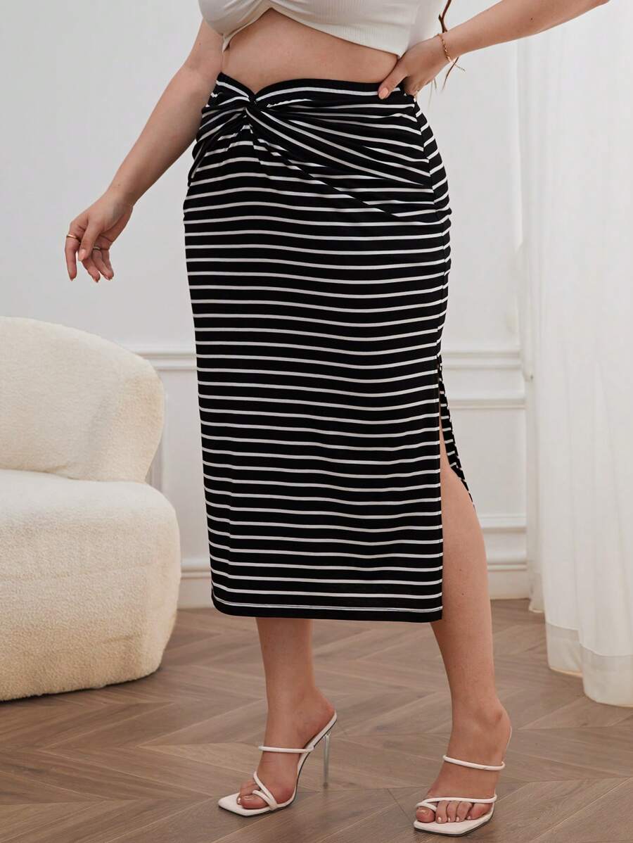 SHEIN Essnce 大碼條紋圖案前扭結半身裙 - 黑與白 - 查看 1