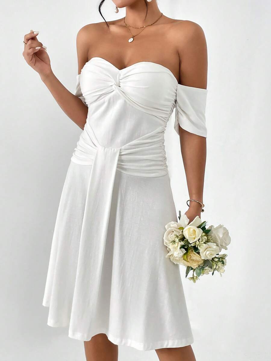 SHEIN Privé 一字肩前扭結褶邊洋裝 - 白色 - 查看 1