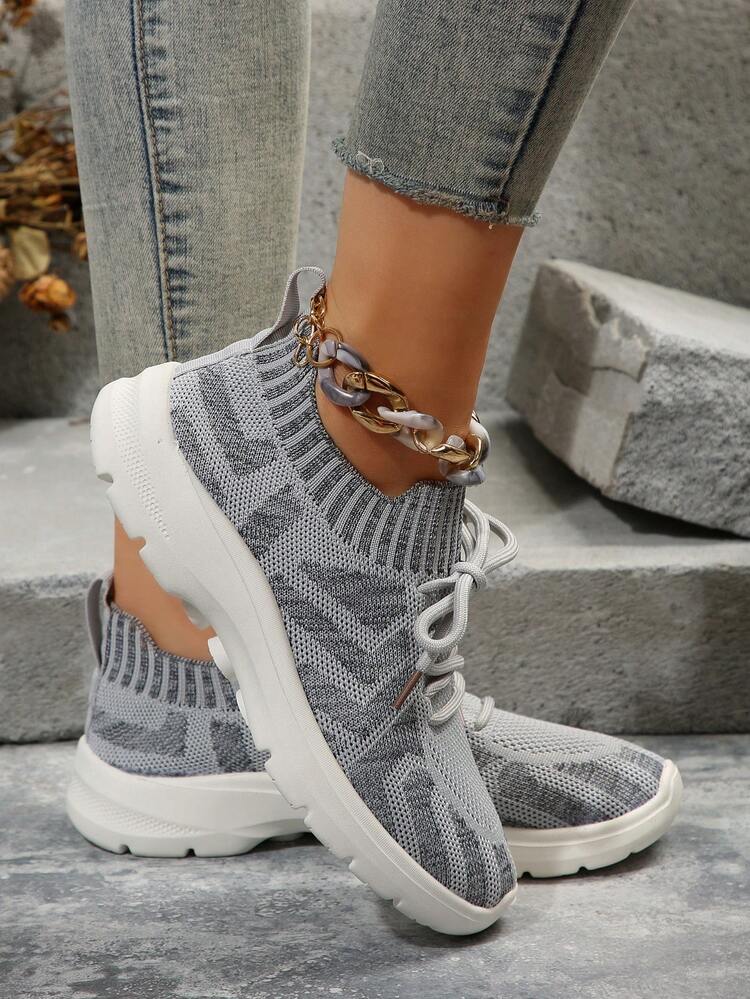 Fashionable Comfortable Breathable Sports Shoes - Multicolor - View 2