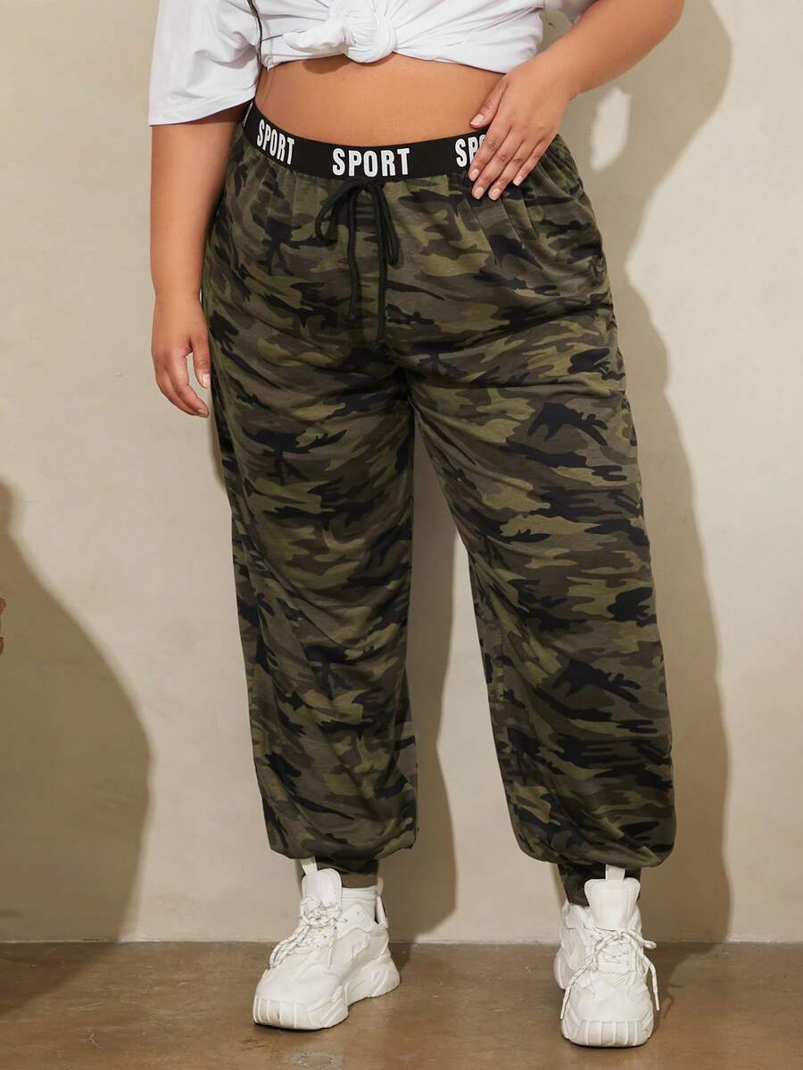 SHEIN CURVE+ Hơn Camo In Eo băng chữ Quần thể thao - Nhiều màu - Xem 1