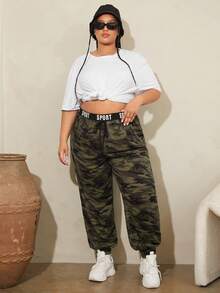 SHEIN CURVE+ Hơn Camo In Eo băng chữ Quần thể thao - Nhiều màu - Xem 7