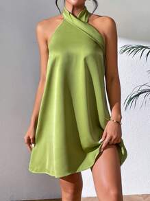 SHEIN Privé Solid Halter Neck Backless Dress - Green - View 3