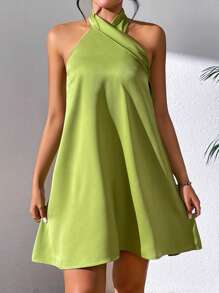 SHEIN Privé Solid Halter Neck Backless Dress - Green - View 4