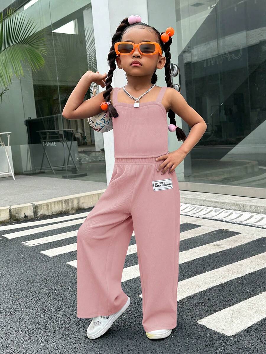 SHEIN 女小童1入組吊帶上衣&1入組字母貼布闊腿褲 - 淺粉色 - 查看 1