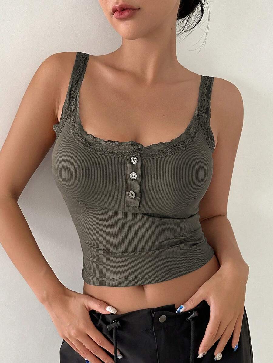 DAZY Trang trí ren Nút phía trước Cắt chóp Cami - Màu xanh Ô liu - Xem 1