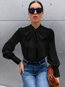 Chiquease 繫帶領燈籠袖緞面襯衫 - 黑色 - 查看 5