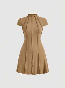 SHEIN MOD 小高領接縫細節洋裝 - 卡其色 - 查看 1