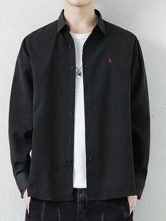 Hombres Camisa con bordado de letra con botón delantero