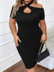 Celure 優雅交叉 挖空 後系帶純色加大連衣裙 - 黑色 - 查看 1