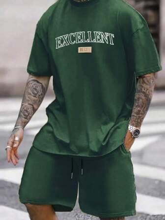 Hombres con estampado de letra Camiseta de hombros caídos & de cintura con cordón Shorts