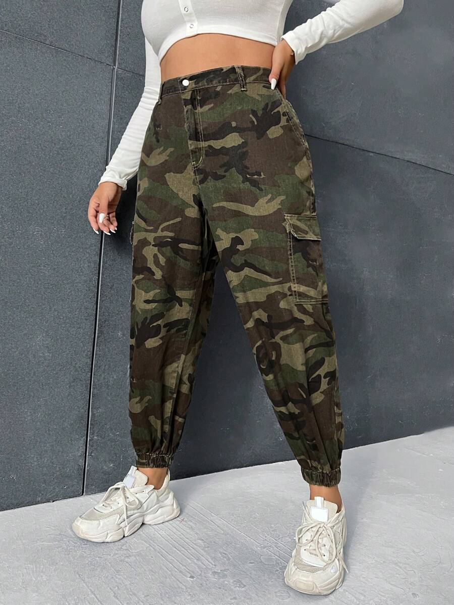 SHEIN ICON 大碼迷彩印花翻蓋口袋工裝牛仔褲 - 軍綠色 - 查看 1