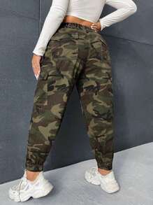 SHEIN ICON 大碼迷彩印花翻蓋口袋工裝牛仔褲 - 軍綠色 - 查看 2