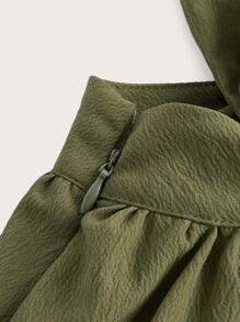 ROMWE Fairycore Vestido peto con bolsillos duales y bordado floral de inspiración renacentista - Verde militar - Ver 4