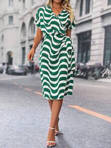 SHEIN Privé 波浪線圖案蝙蝠袖側打結圍裹式連衣裙 - 綠色 - 查看 6