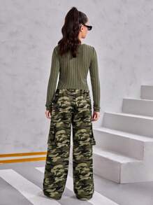 SHEIN Teen Girl Solid Tricou și pantaloni Camo Print