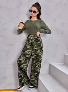 SHEIN Teen Girl Solid Tricou și pantaloni Camo Print