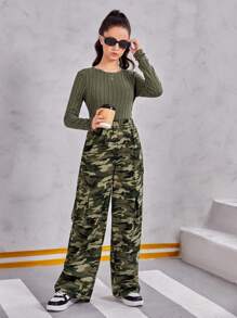 SHEIN Teen Girl Solid Tricou și pantaloni Camo Print