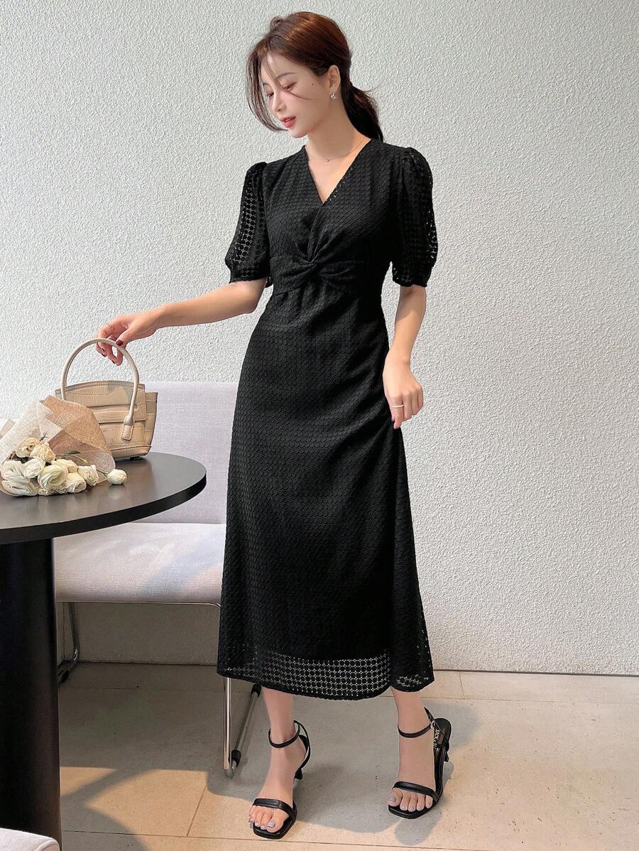 DAZY 泡泡袖前扭結洋裝 - 黑色 - 查看 1