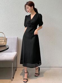 DAZY 泡泡袖前扭結洋裝 - 黑色 - 查看 8